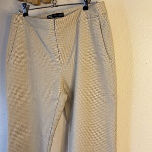 ZARA Tan Textured with black mini spots. Very professional looking pant Size 6.
